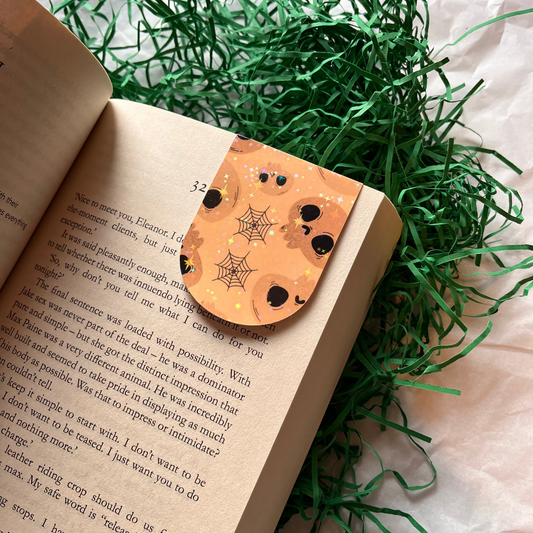 Beige Skulls magnetic bookmark